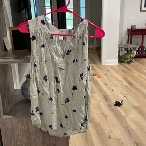 Floral printed white tank top from old navy.